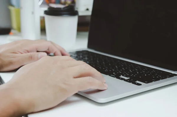 Man Person Hand Using Laptop Computer Keyboard Business Technology Network — ストック写真