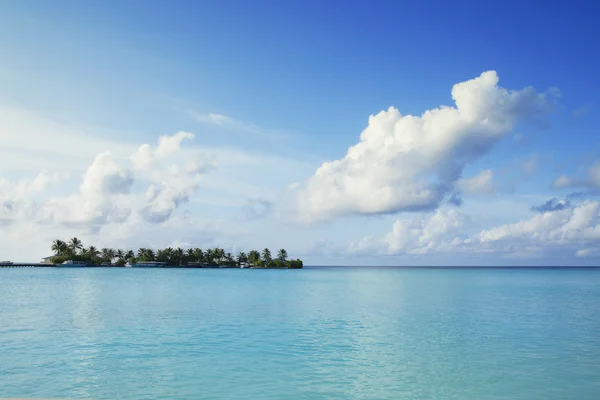 Tropisk ö i Indiska oceanen — Stockfoto