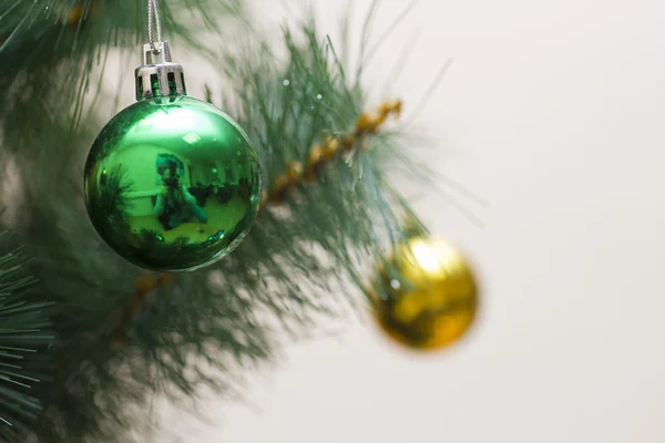 Sphere on a fir-tree — Stock Photo, Image