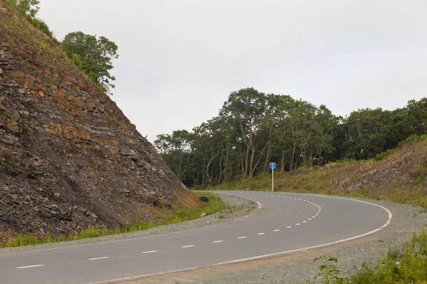 The road in mountains — Stock Photo, Image