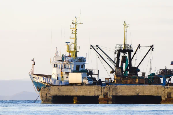 Le bateau à l'amarrage — Photo