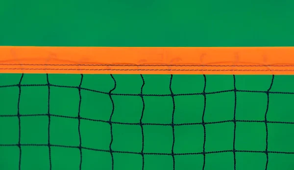 Sommar Spel Boll Bakgrund Beachvolleyboll Eller Tennisnät Mot Grönt För — Stockfoto
