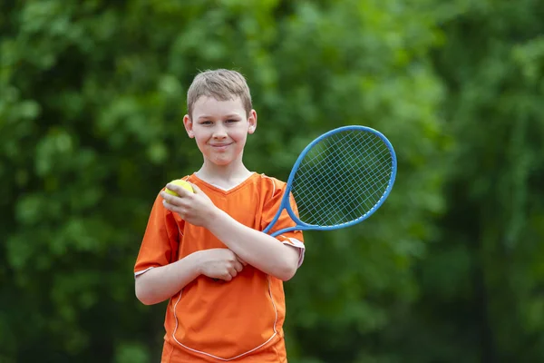 Barn Med Tennisracket Tennisbanan Träning För Små Barn Friska Barn — Stockfoto