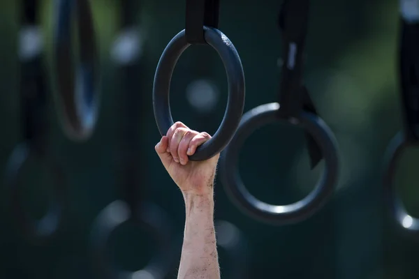 Atleta Usando Anillos Gimnasia Cartel Tema Deportivo Horizontal Tarjetas Felicitación — Foto de Stock