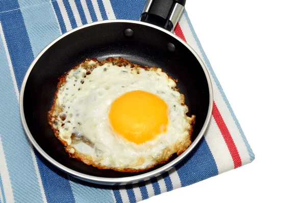 Stekt ägg i stekpanna — Stockfoto
