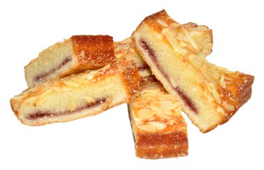 Ahududu badem pasta dilimleri