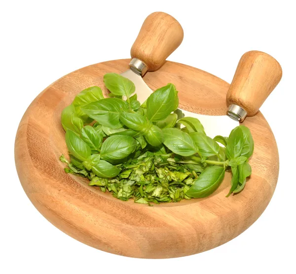 Basil Herb daun Pada Chopping Board — Stok Foto