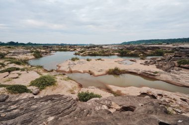 Sam Pan Bok 'un bir manzarası, Tayland Büyük Kanyonu olarak da bilinir. Tayland 'ın Ubon Ratchathani ilinde yer almaktadır.