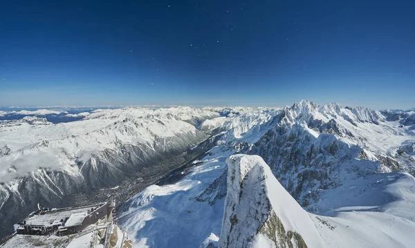 Krajobraz Szczycie Aiguille Midi Dolinie Chamonix Mont Blanc Francja — Zdjęcie stockowe