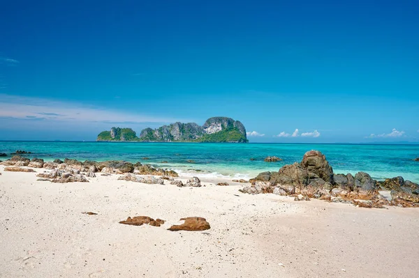 Paisaje Playa Océano Día Soleado Las Islas Phi Phi Tailandia — Foto de Stock