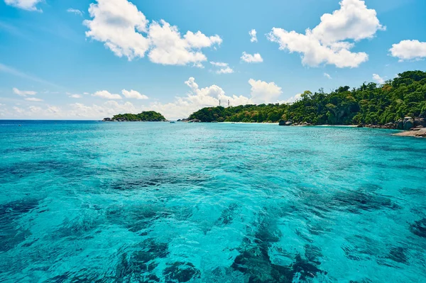Paesaggio Spiaggia Oceano Una Giornata Sole Intorno Alle Isole Similan — Foto Stock