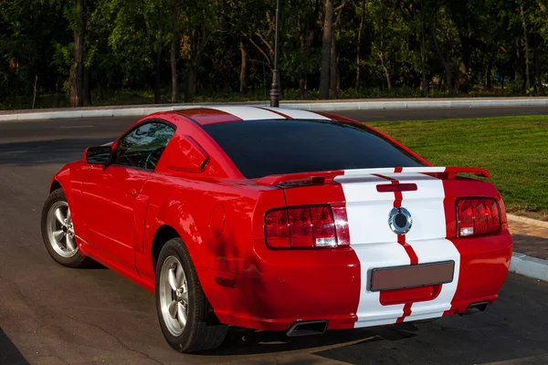 Carro esporte vermelho Mustang — Fotografia de Stock