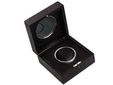 Saat için depolama kutusu.