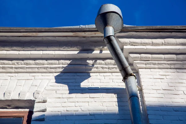 Rain Gutter Galvanized Storm Downspout Pipe Eaves Building White Facade — Stock Photo, Image