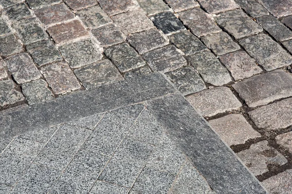 Canto Uma Calçada Pedestre Feita Calçada Granito Pedra Telhas Retangulares — Fotografia de Stock
