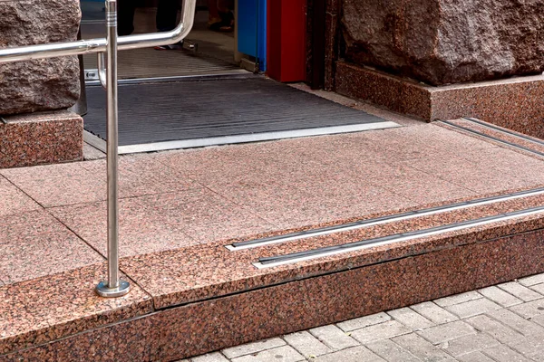 Entrance Granite Threshold Non Slip Rubber Handrail Shop Pedestrian Sidewalk — Foto de Stock
