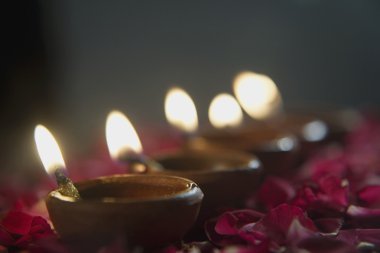 Işıklı diyas