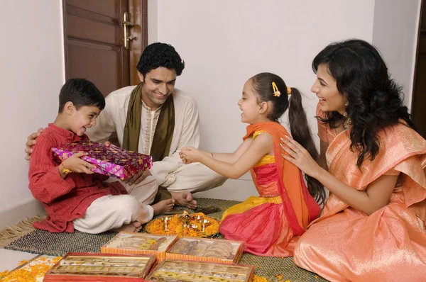 Family celebrating Diwali — Stock Photo, Image