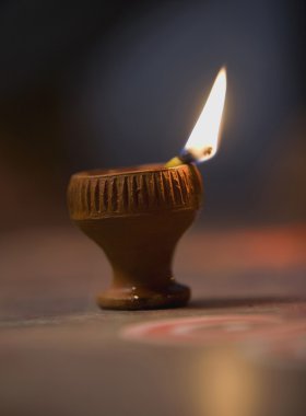 Işıklı diyas