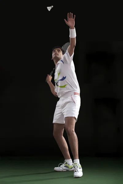 Badminton giocatore si prepara a servire — Foto Stock