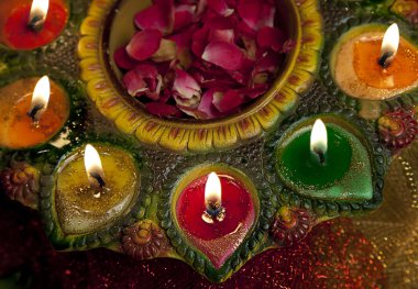 Dekoratif yer diyas