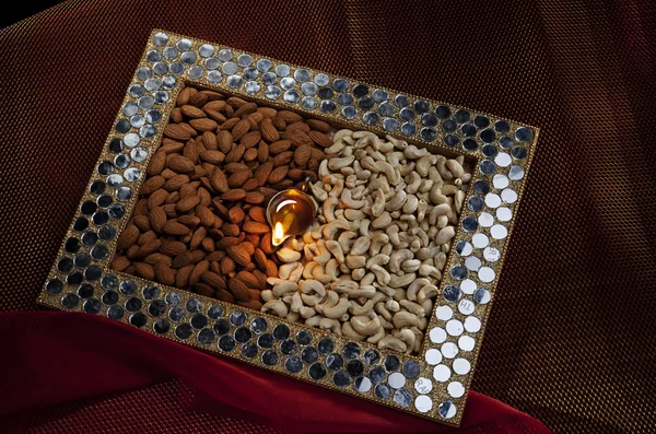 Box with nuts — Stock Photo, Image