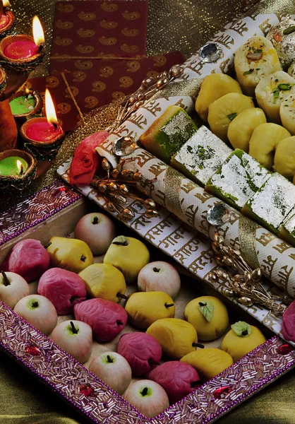 Platos dulces con diyas —  Fotos de Stock