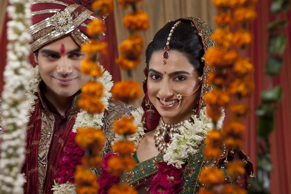 Όμορφη ινδική ζευγάρι — Φωτογραφία Αρχείου