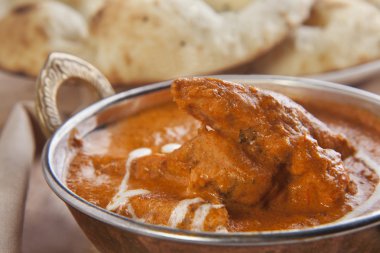 Lezzetli tereyağı tavuk