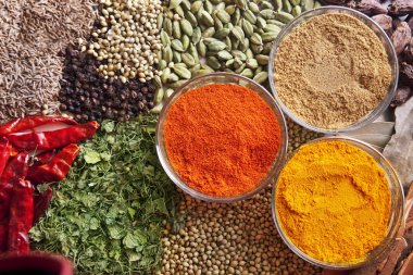 çeşitli baharatlar