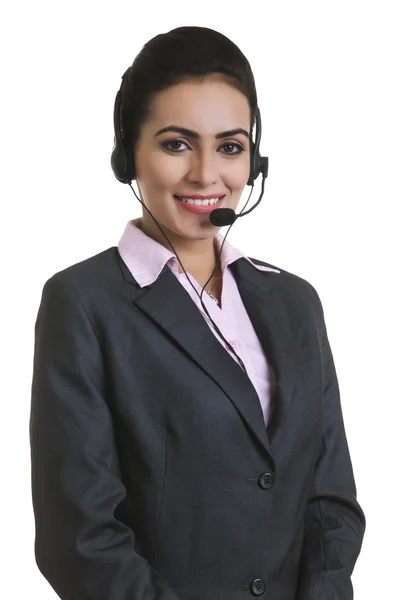 Affärskvinna bära headsetet — Stockfoto