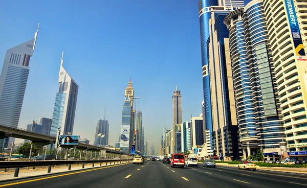 Dubai Sheikh Zayed road skyline — Stockfoto