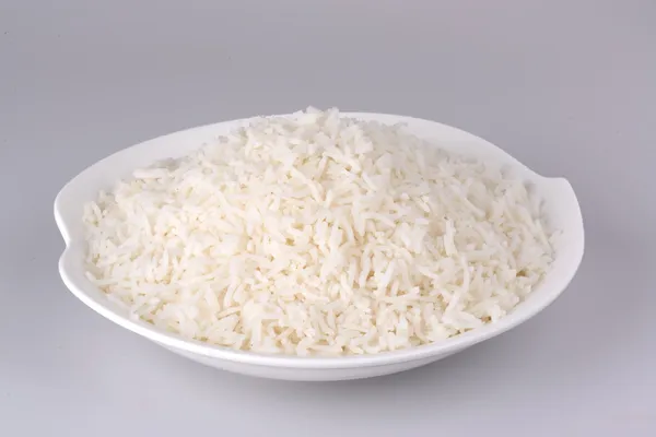 Beras putih rebus dalam piring — Stok Foto