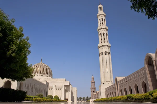 Sultão Qaboos Grande Mesquita em Mascate, Omã — Fotografia de Stock