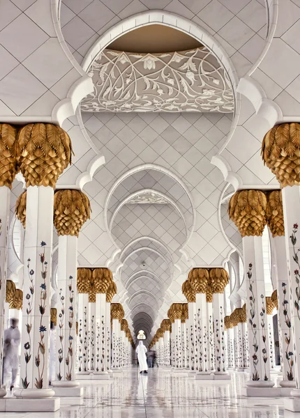 Большая мечеть Шейха Зайеда, Абу-Даби, ОАЭ — стоковое фото
