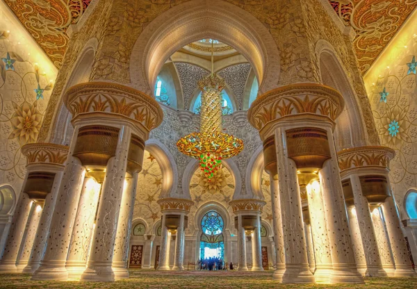 Sheikh Zayed Velká mešita v Abú Dhabí, Spojené arabské emiráty — Stock fotografie