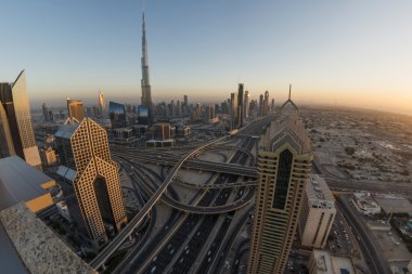 Dubai şehir silüetinin