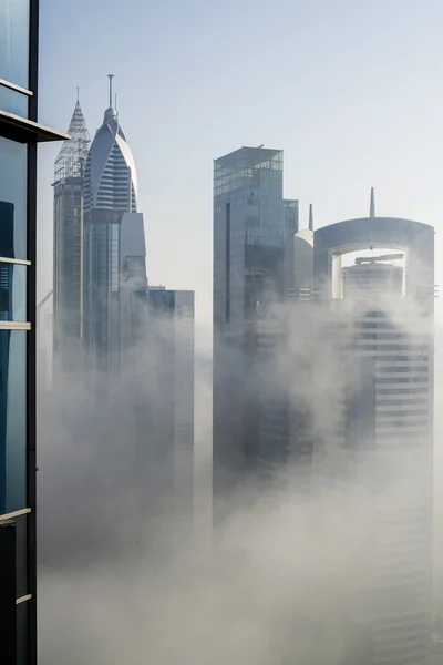 Dubai Skyline en la niebla — Foto de Stock