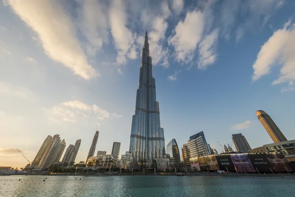 Burj khalifa 和迪拜市中心 — 图库照片