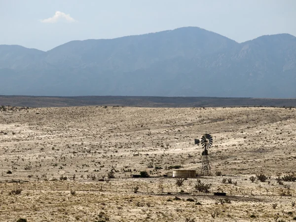 사막의 풍차 — 스톡 사진