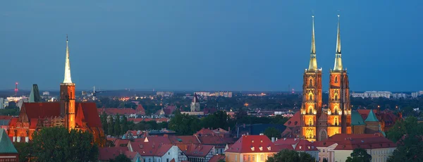 Panoráma a főtéren található Bamberka kút, Wroclaw, Lengyelország — Stock Fotó