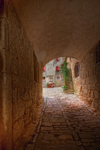 Kroatien, Ballen. die historische Straße in der Altstadt — Stockfoto