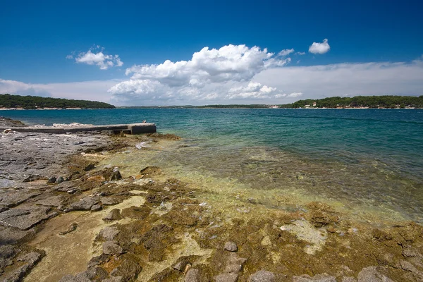 Croacia, Istria. Costa de paisaje — Foto de Stock