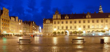Wroclaw, Polonya. eski şehrin gece görünümü