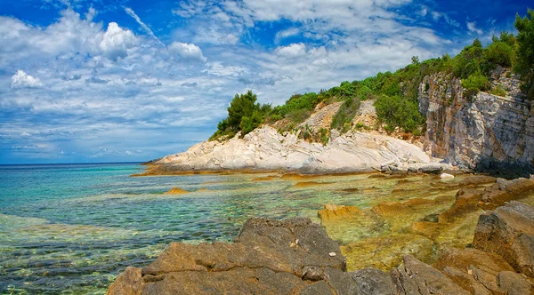 Croatia, Istria. Panoramic view of rocky coastline — Stock Photo, Image