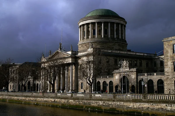 Dublin, İrlanda. Bina dört Mahkemeleri.