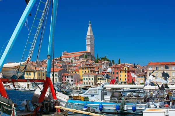 Rovinj, Croatia.View of the city from the harbor. — Stock Photo, Image