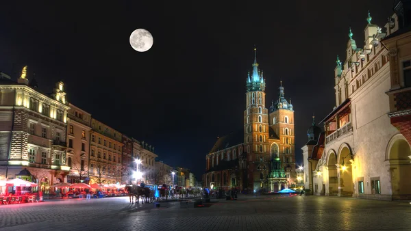 Piazza del Mercato a Cracovia di notte — Foto Stock