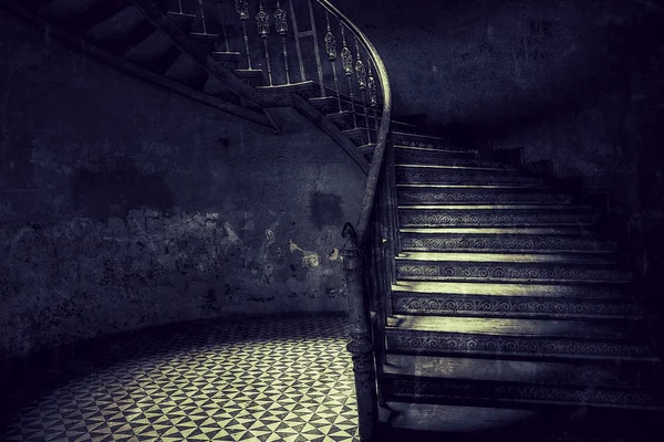 eski merdiven retro tarzı