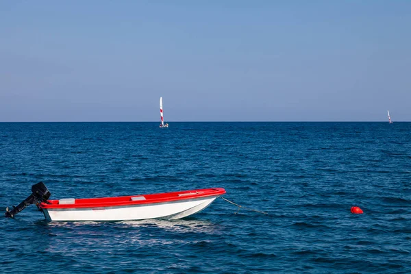 White Power Boat Stops Port Small Motor Boat Calm Silent — Stock Photo, Image